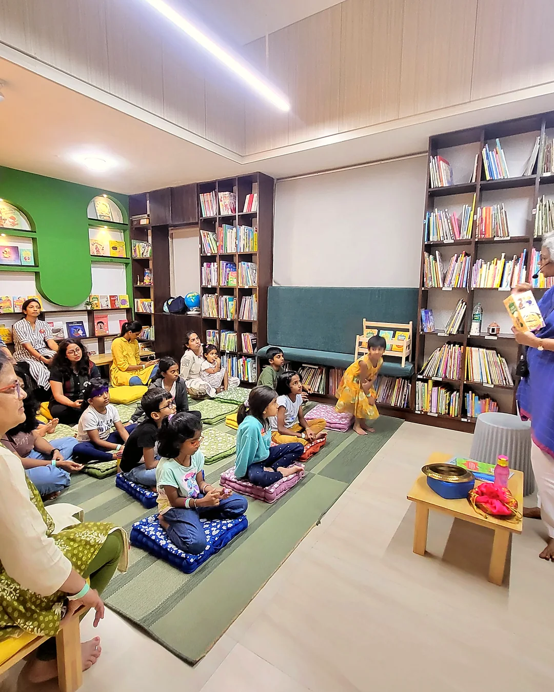 Storytelling room session